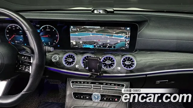 Mercedes-Benz E-Class 2020 thumb 2