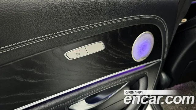 Mercedes-Benz E-Class 2020 thumb 6