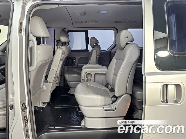 Hyundai Staria 2018 thumb 9