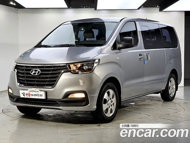 Hyundai Staria 2018 thumb 3