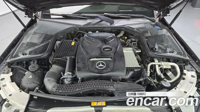 Mercedes-Benz C-Class 2017 thumb 9