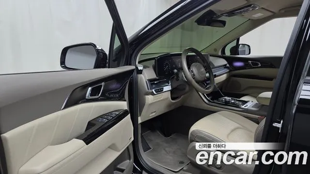 Kia Carnival 2023 thumb 2