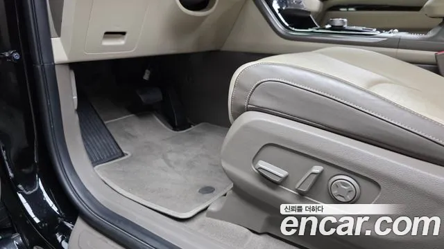 Kia Carnival 2023 thumb 4