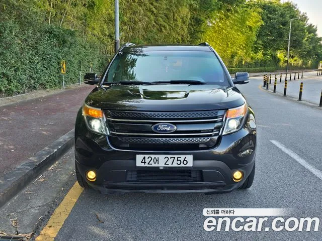 Ford Explorer 2013 thumb 9