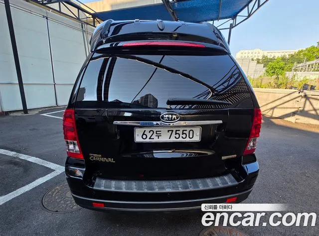 Kia Carnival 2009 thumb 3