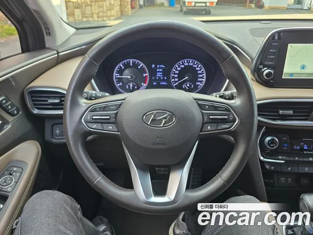 Hyundai Santa Fe 2019 thumb 4