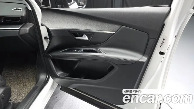 Peugeot 3008 2019 thumb 6