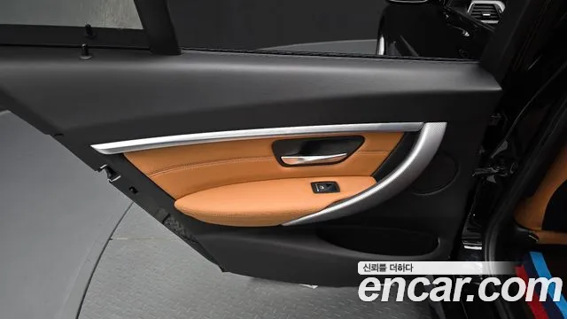 BMW 3 серии 2018 thumb 2