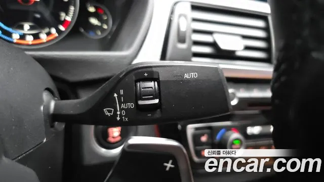 BMW 3 серии 2018 thumb 5