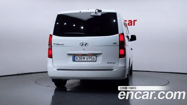 Hyundai Staria 2021 thumb 3