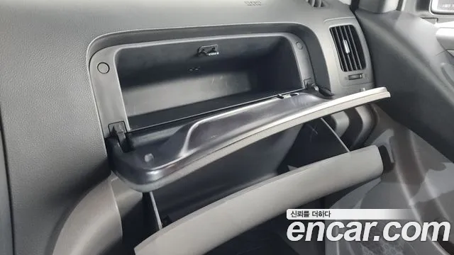 Hyundai Staria 2021 thumb 9