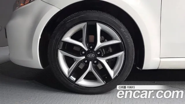 Kia Forte 2010 thumb 10