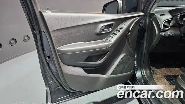 Chevrolet Trax 2017 thumb 2