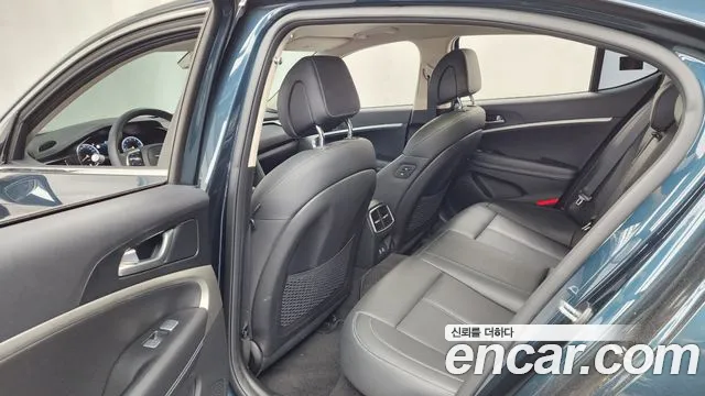 Genesis G70 2023 thumb 3