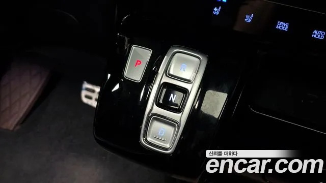 Hyundai Staria 2023 thumb 2