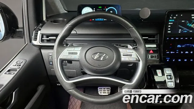 Hyundai Staria 2023 thumb 10