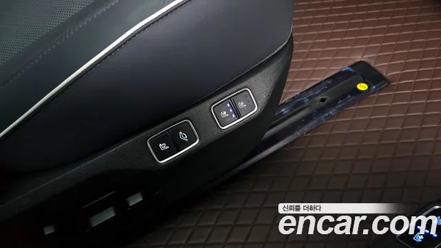 Hyundai Staria 2023 thumb 5