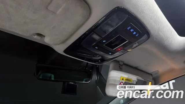 Hyundai Staria 2023 thumb 9