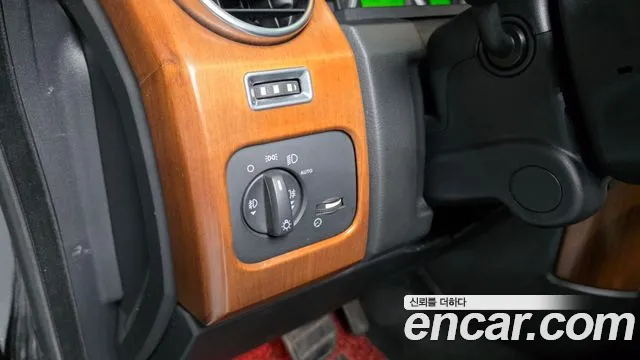 Land Rover Discovery 2008 thumb 7