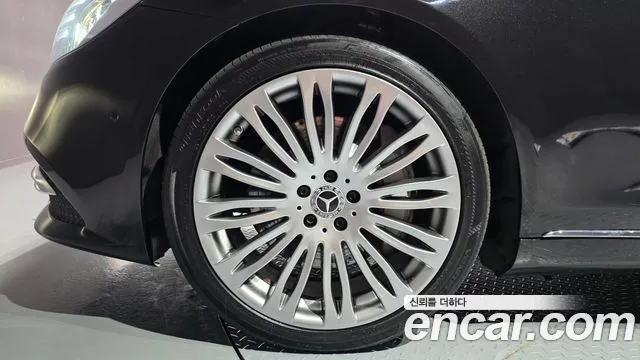 Mercedes-Benz S-Class 2019 thumb 10
