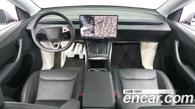 Tesla Model Y 2025 thumb 12