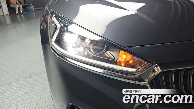 Kia K7 2016 thumb 12