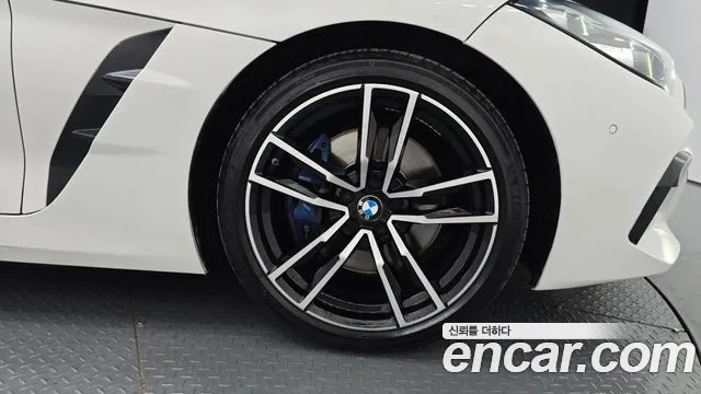 BMW Z4 2020 thumb 7