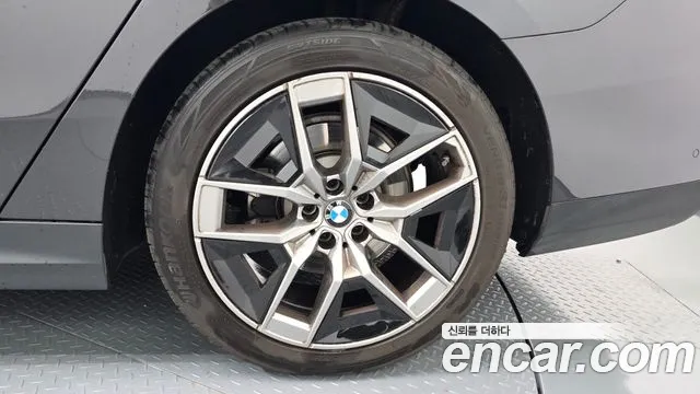 BMW 5 серии 2023 thumb 8