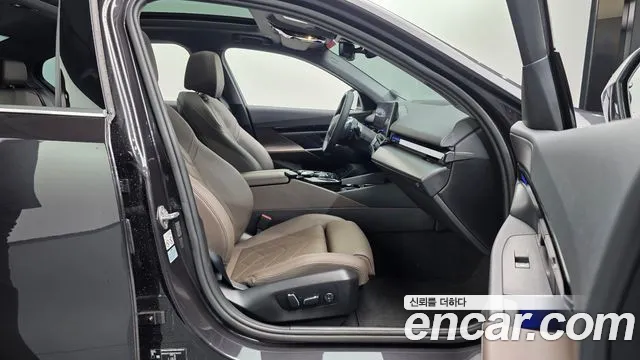 BMW 5 серии 2023 thumb 9
