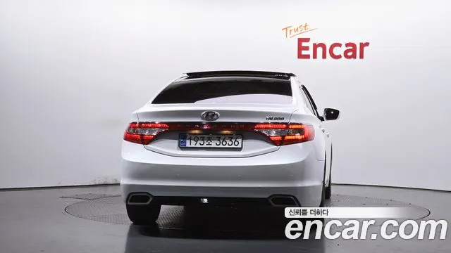 Hyundai Grandeur 2015 thumb 2