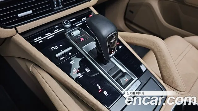 Porsche Cayenne 2019 thumb 3