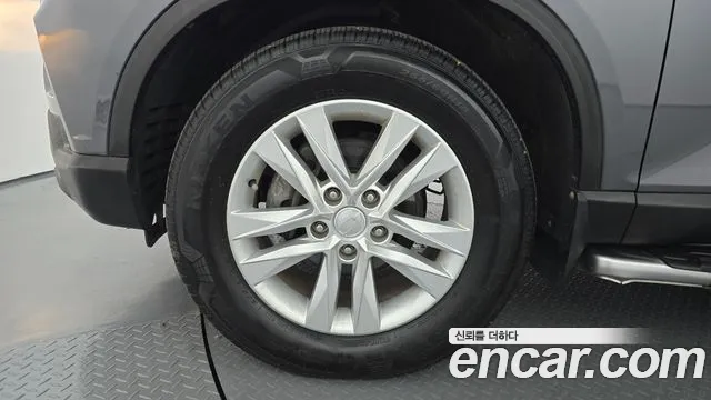 KGM Rexton 2019 thumb 12