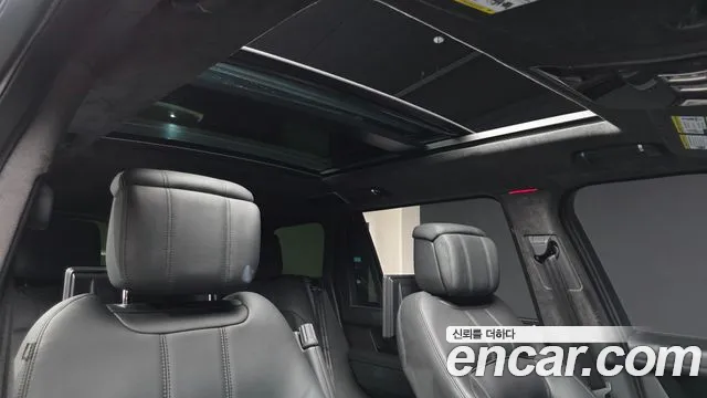 Land Rover Range Rover 2019 thumb 3