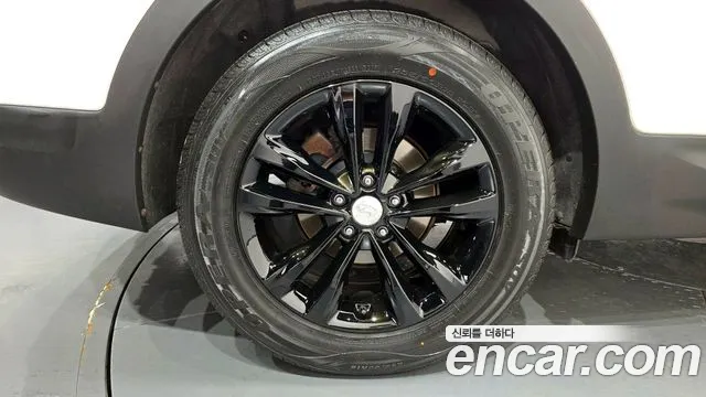 Hyundai Santafe 2017 thumb 11