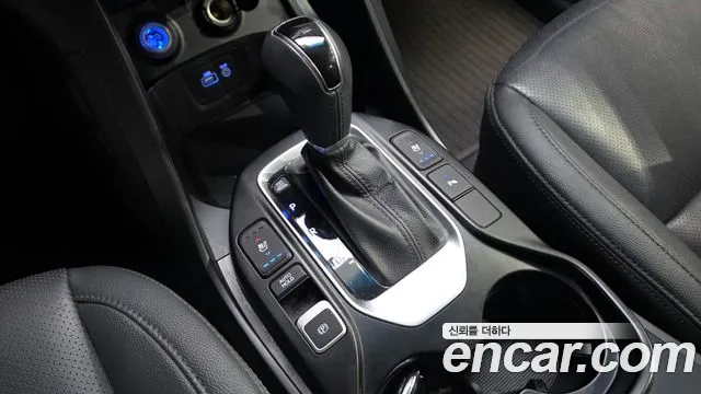 Hyundai Santafe 2017 thumb 6