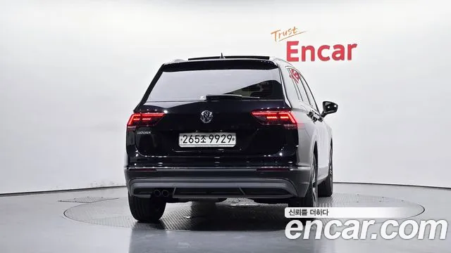 Volkswagen Tiguan 2019 thumb 3