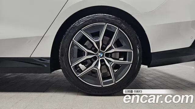 BMW 5 серии 2023 thumb 3