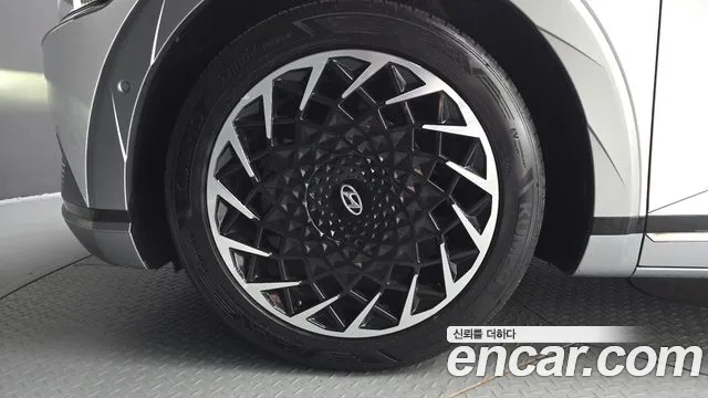 Hyundai Ioniq5 2022 thumb 2