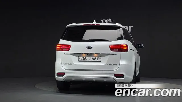 Kia Carnival 2018 thumb 7