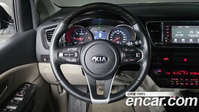 Kia Carnival 2018 thumb 10