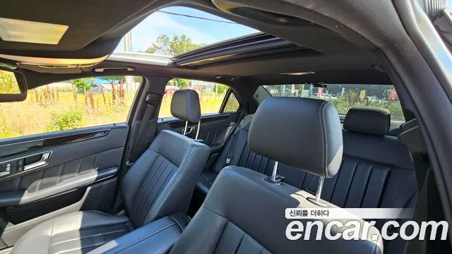 Mercedes-Benz E-Class 2015 thumb 12