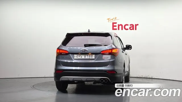 Hyundai Санта Фе 2013 thumb 10