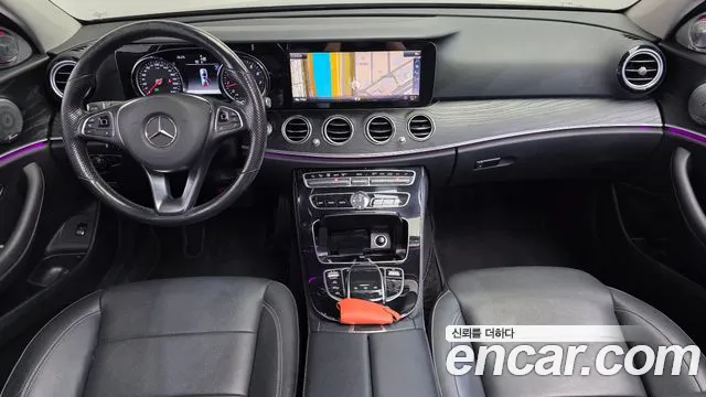 Mercedes-Benz E-Class 2017 thumb 4