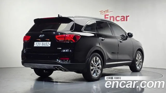 Kia Sorento 2017 thumb 12