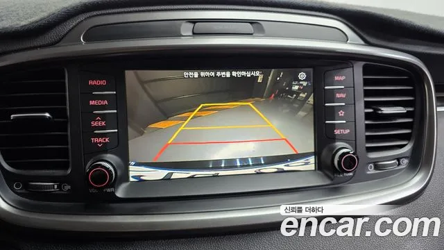 Kia Sorento 2017 thumb 5
