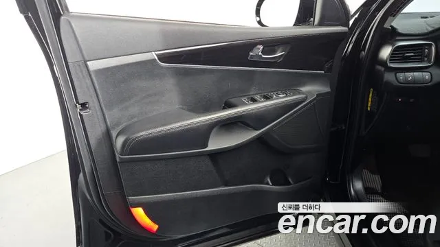 Kia Sorento 2017 thumb 11