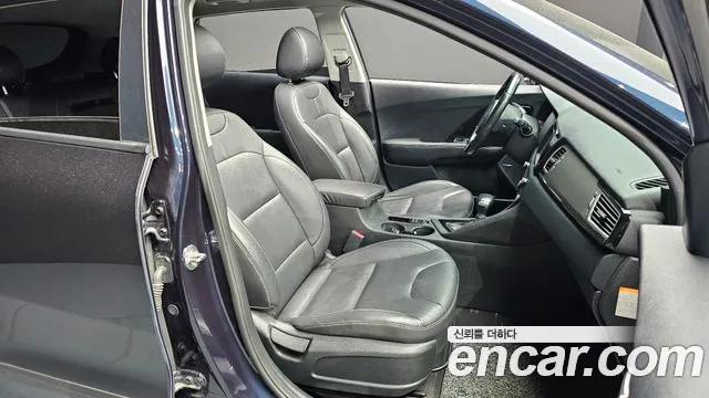 Kia Niro 2017 thumb 4