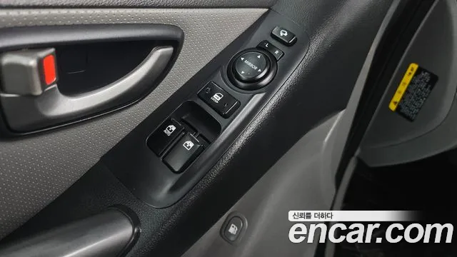 Hyundai Staria 2016 thumb 4