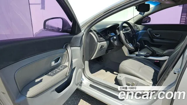 Renault SM5 2010 thumb 8
