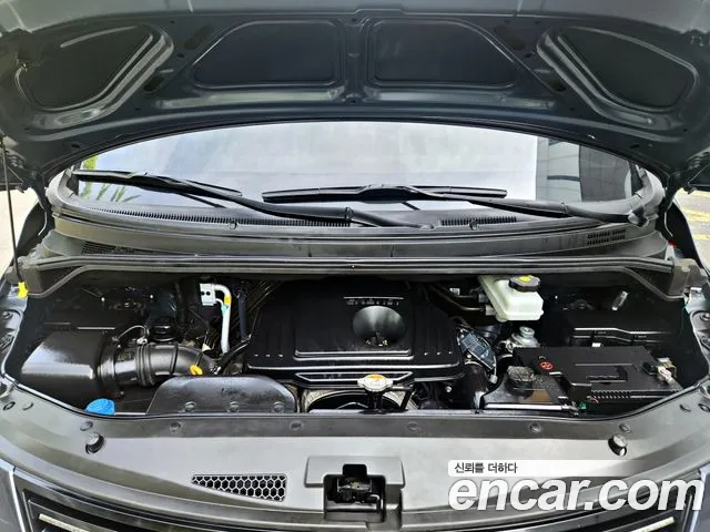 Hyundai Staria 2015 thumb 12